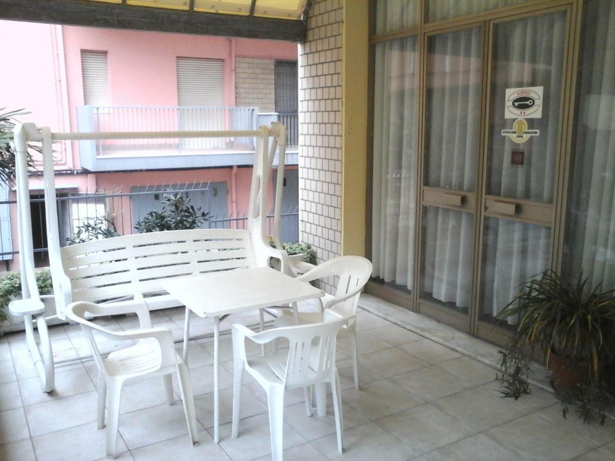 Residence Edera Римини Экстерьер фото