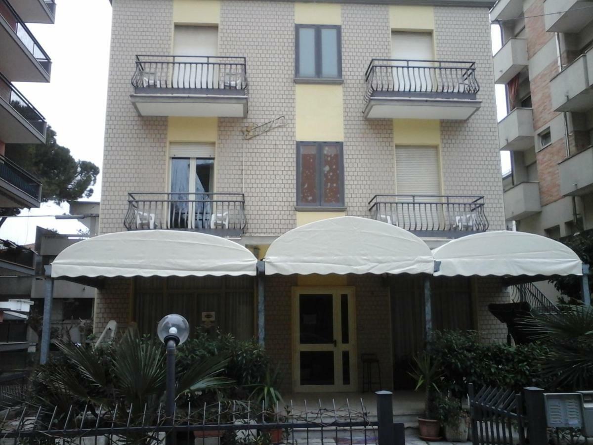 Residence Edera Римини Экстерьер фото